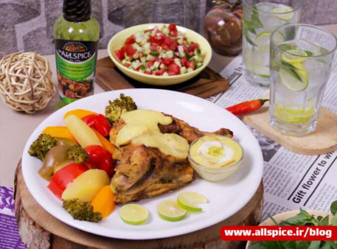 مرغ سرخ شده یک غذای سالم با سبزیجات آبپز